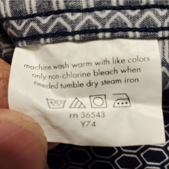 Sean John Men's Tailored Fit Dress Shirt in Size 15 1/2-32/33 Regular Fit - Picture 8 of 11